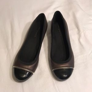 NWOB Easy Spirit wedge Size6.5. Bronze/black